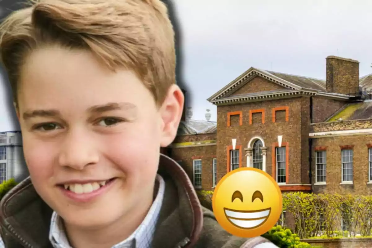 El príncep George somrient en primer pla amb un edifici antic de maó al fons i un emoji de cara somrient superposat.
