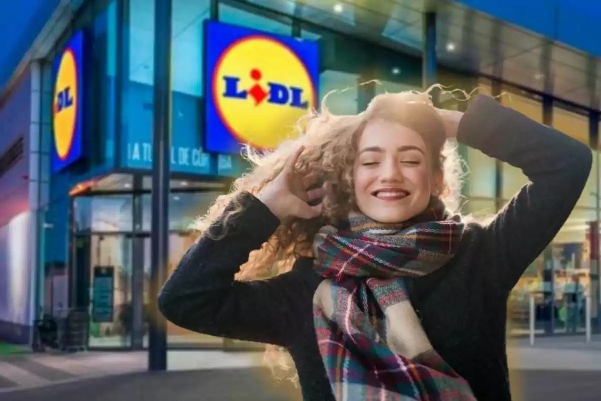 Dona jove somrient amb una bufanda de quadres davant d’una botiga Lidl