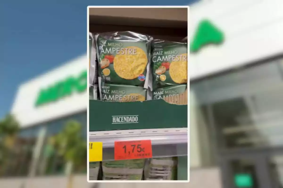 Paquets de blat de moro camperol de la marca Hacendado en un prestatge de supermercat amb un preu d’1,75 euros Paquets de blat de moro camperol de la marca Hacendado en un prestatge de supermercat amb un preu d’1,75 euros