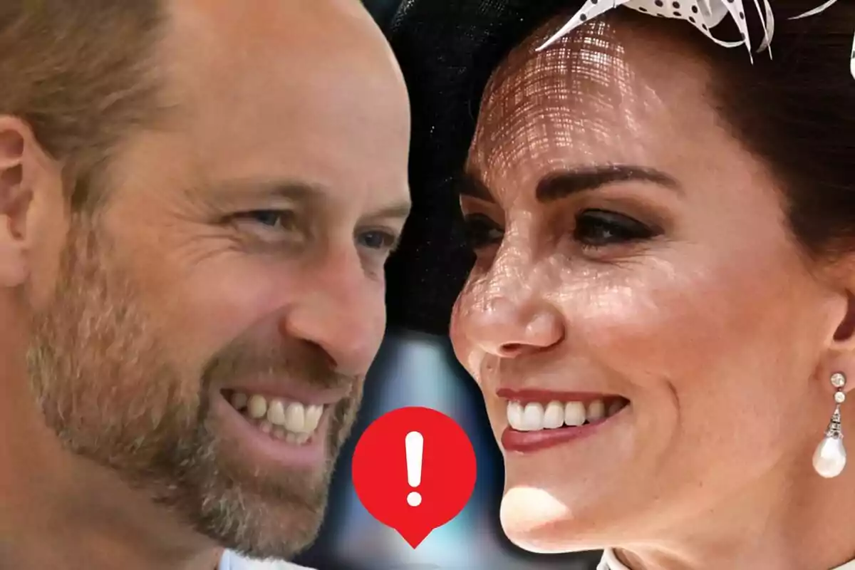 El príncep Guillem i la Kate Middleton somriuen mirant-se de prop amb una icona d’advertència vermella entre ells.