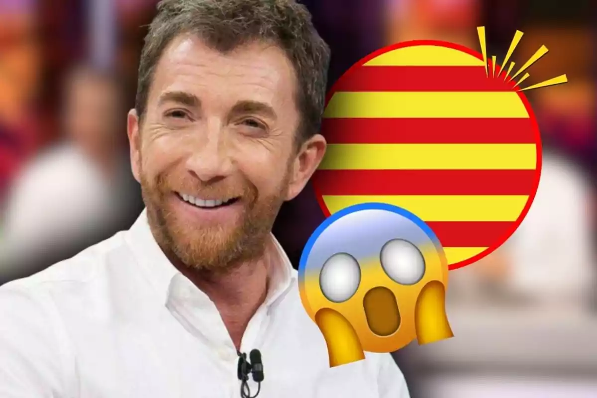 Hombre sonriente con barba y camisa blanca al lado de un círculo con franjas rojas y amarillas y un emoji de sorpresa