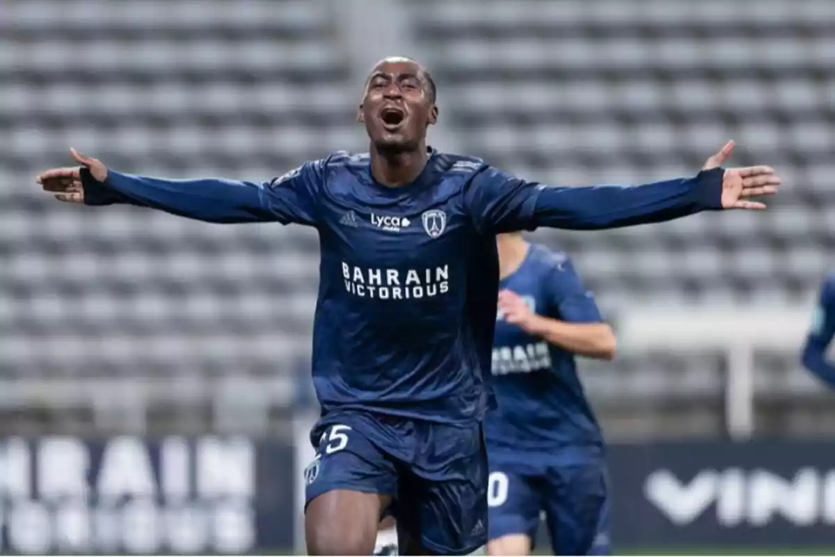 Yoan Koré celebrant un gol amb el París FC Yoan Koré celebrant un gol amb el París FC