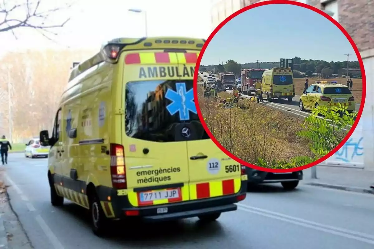 Una ambulancia amarilla en una calle urbana con una imagen insertada de un accidente en una carretera donde hay más vehículos de emergencia.