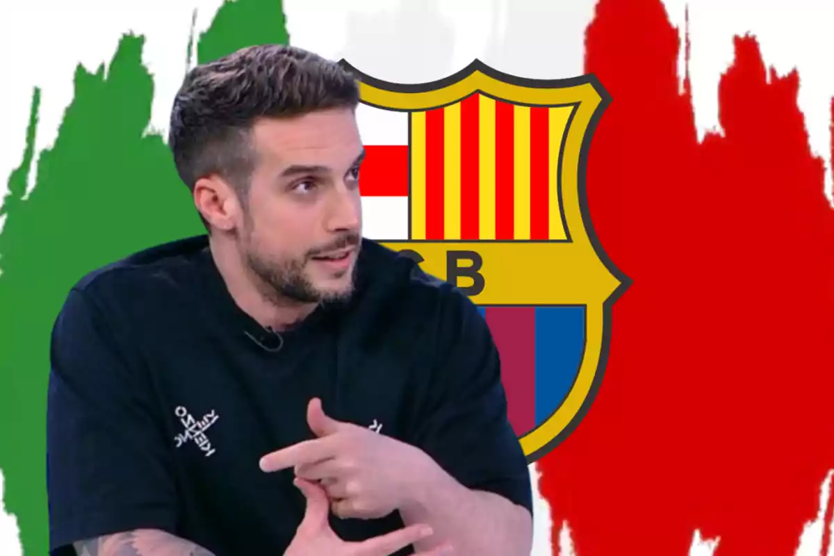 Adrián Sánchez, periodista, y el escudo del Barça