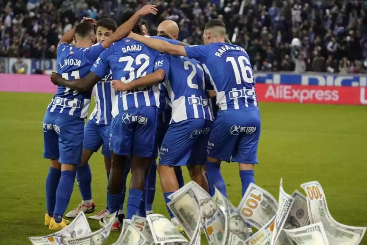 Jugadors de l'Alabès celebrant un gol