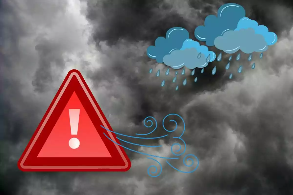 Advertència de tempesta amb núvols foscos, pluja i vent. Advertència de tempesta amb núvols foscos, pluja i vent.