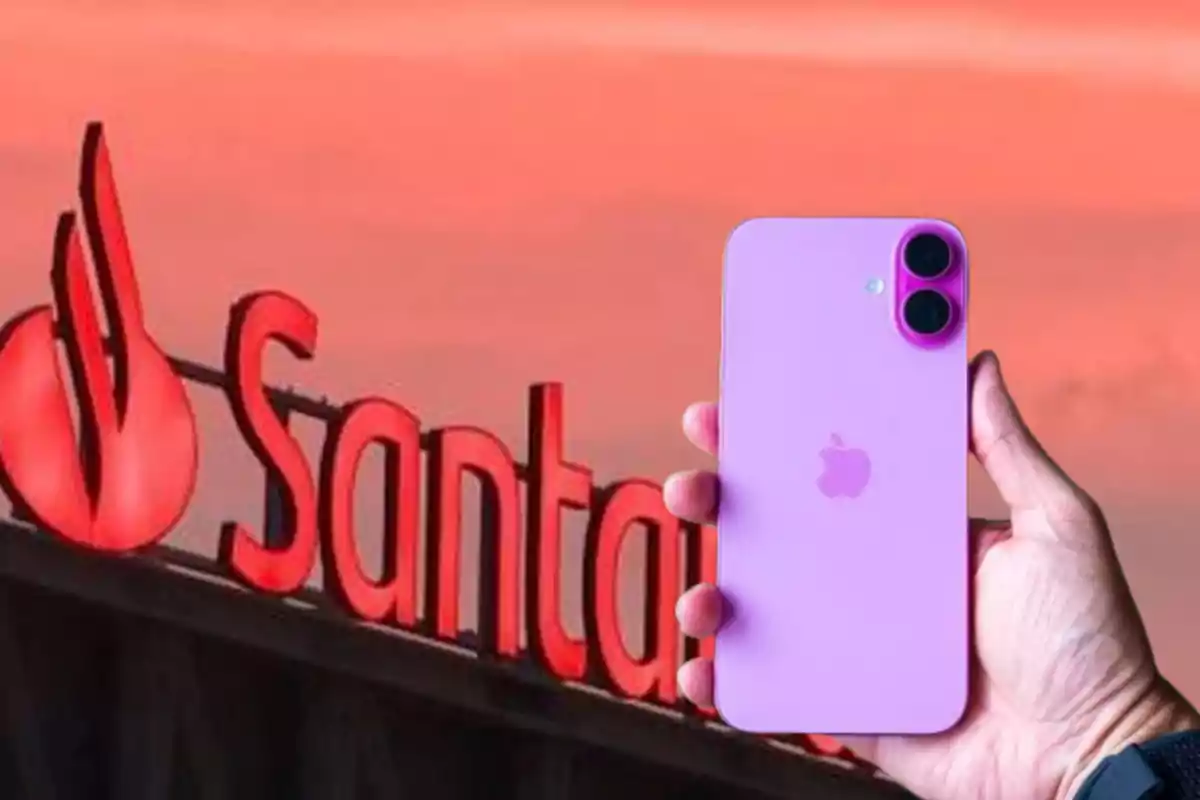 Oficina del Banco Santander i un iPhone 16