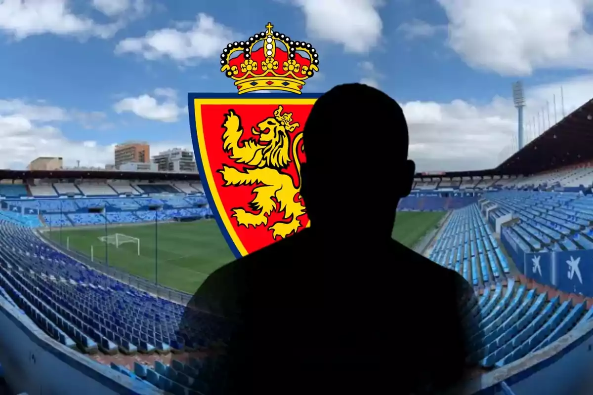 Possible fitxatge del Real Zaragoza amb l'escut i La Romareda de fons