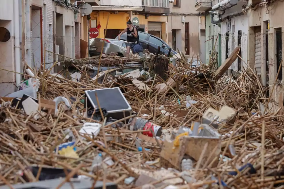 Así estaban las calles de Benetússer tras las inundaciones