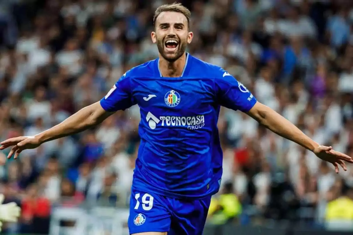 Borja Mayoral celebrando un gol con la camiseta del Getafe CF.