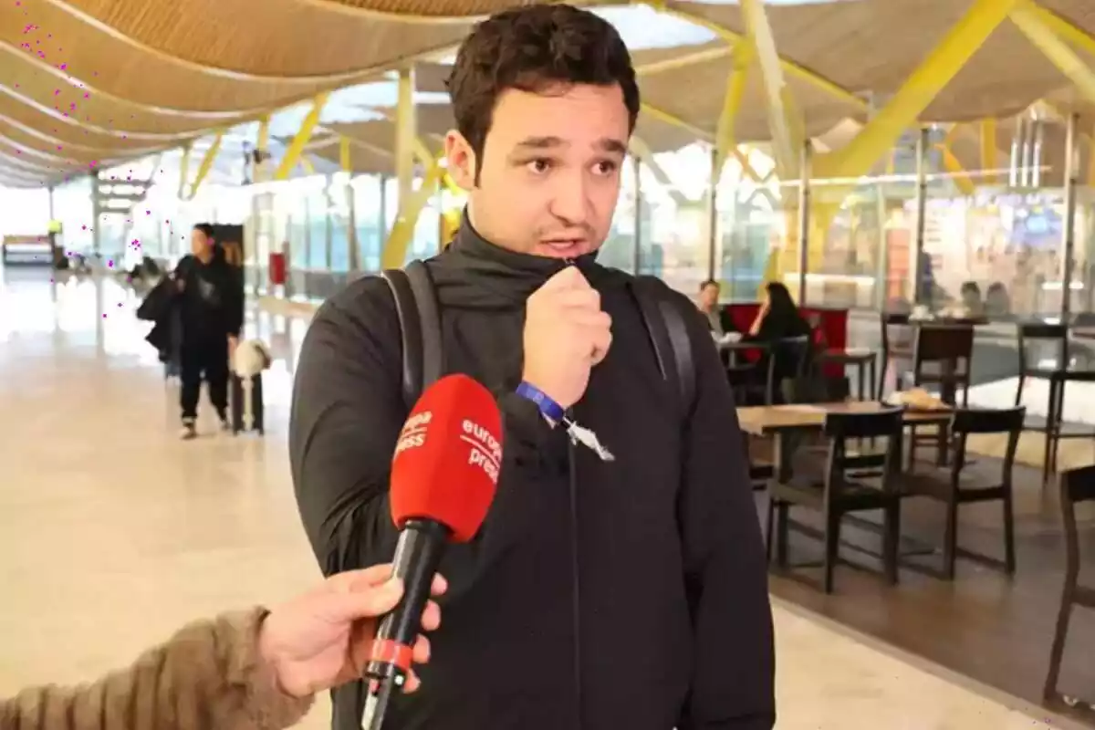 Captura de Froilà responent als reporters a l'aeroport Captura de Froilà responent als reporters a l'aeroport