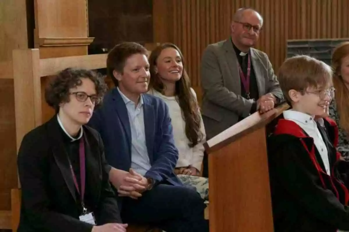 Captura de una imagen de Hugh Grosvenor y Olivia Henson Captura de una imagen de Hugh Grosvenor y Olivia Henson