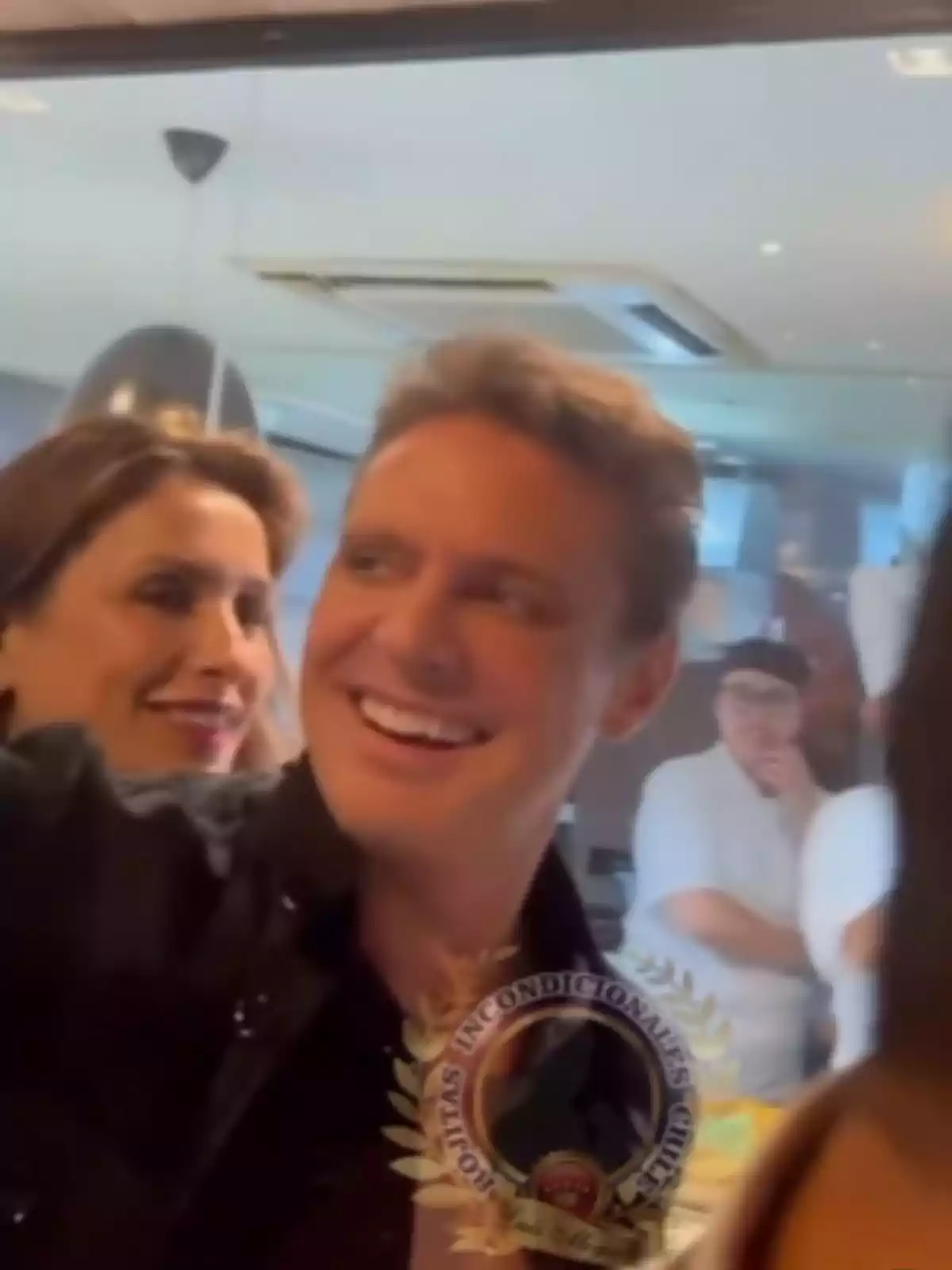 Captura d'instagram on apareix Luis Miguel amb Paloma Cuevas en un restaurant de Xile Captura d'instagram on apareix Luis Miguel amb Paloma Cuevas en un restaurant de Xile