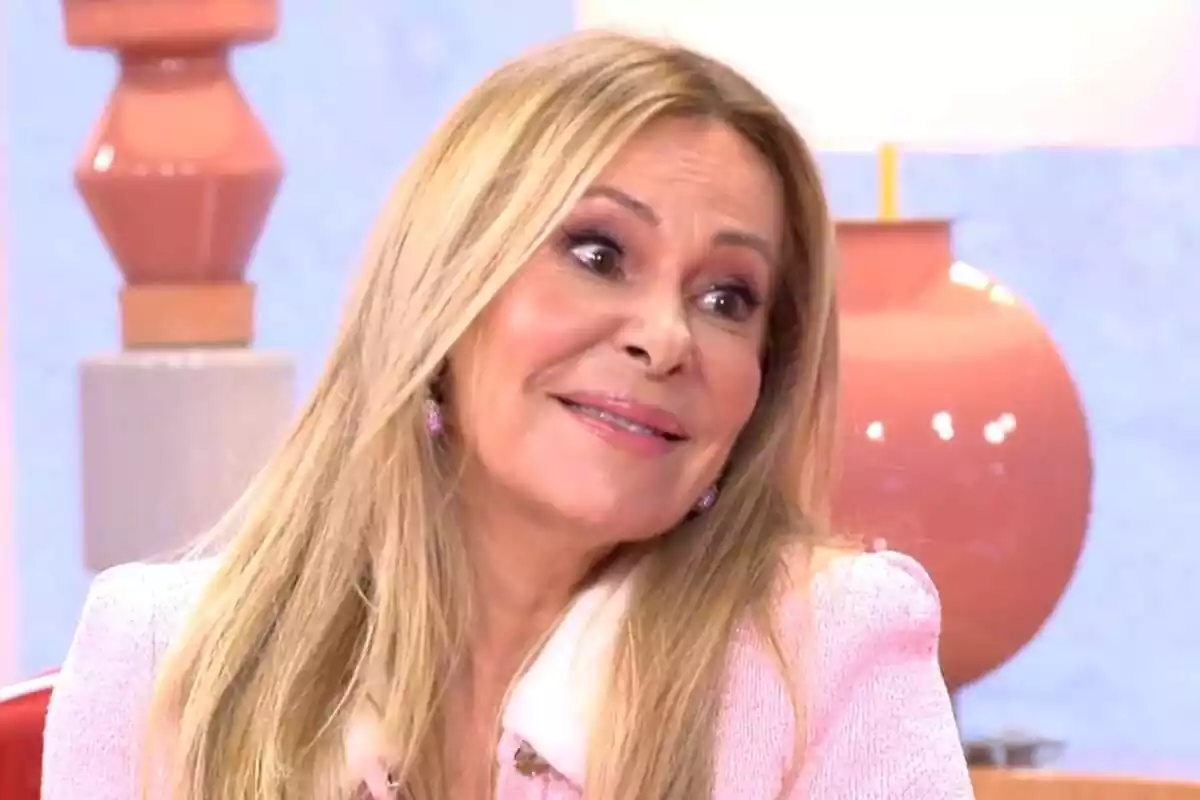 Captura del programa 'TardeAR' amb Ana Obregón amb el cap decantat Captura del programa 'TardeAR' amb Ana Obregón amb el cap decantat