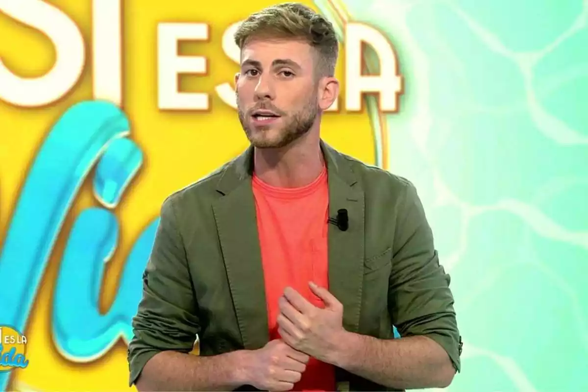 César Muñoz presentant en solitari Així és la vida a Telecinco el divendres 18 d'agost César Muñoz presentant en solitari Així és la vida a Telecinco el divendres 18 d'agost