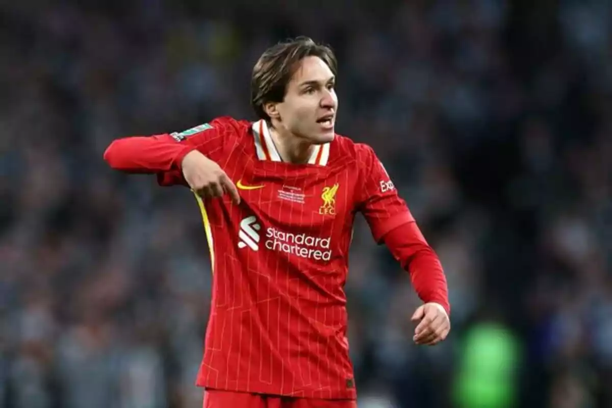 Federico Chiesa amb el Liverpool Federico Chiesa amb el Liverpool