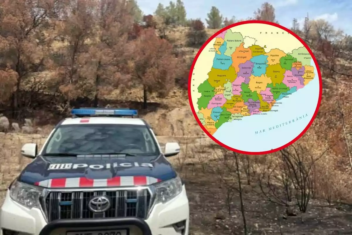 Un cotxe de policia en una àrea cremada amb un mapa de Catalunya en un cercle vermell superposat.