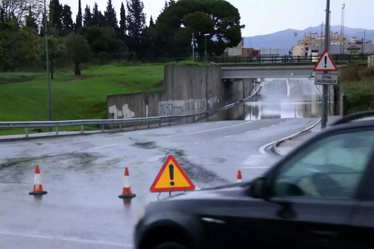 Carretera cortada en Tortosa