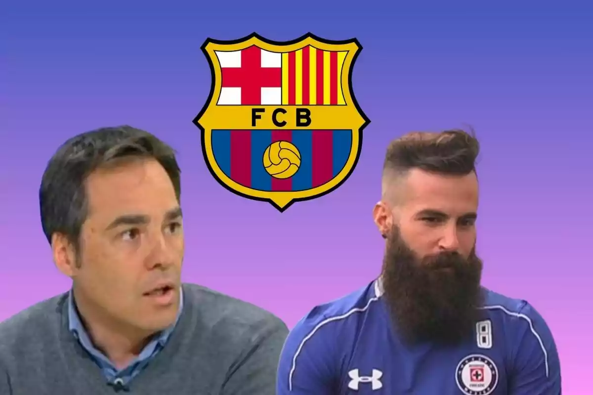 Dos homes amb l'escut del FC Barcelona al fons.