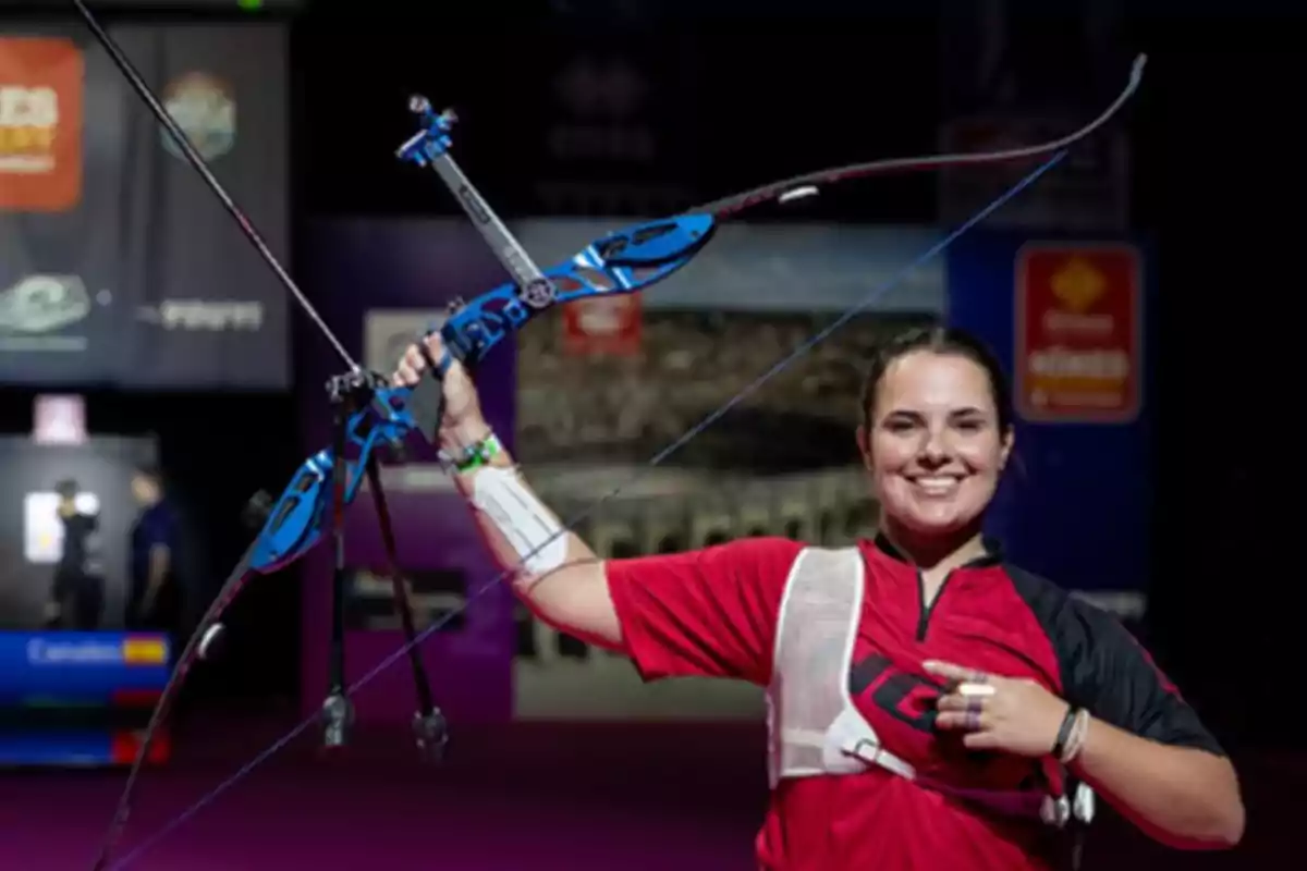 Èlia Canales després d'una competició de tir amb arc