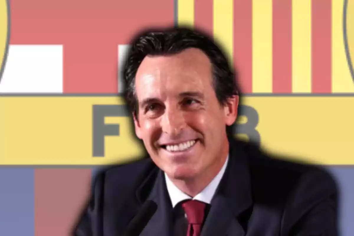 Unai Emery i l'escut del Barça