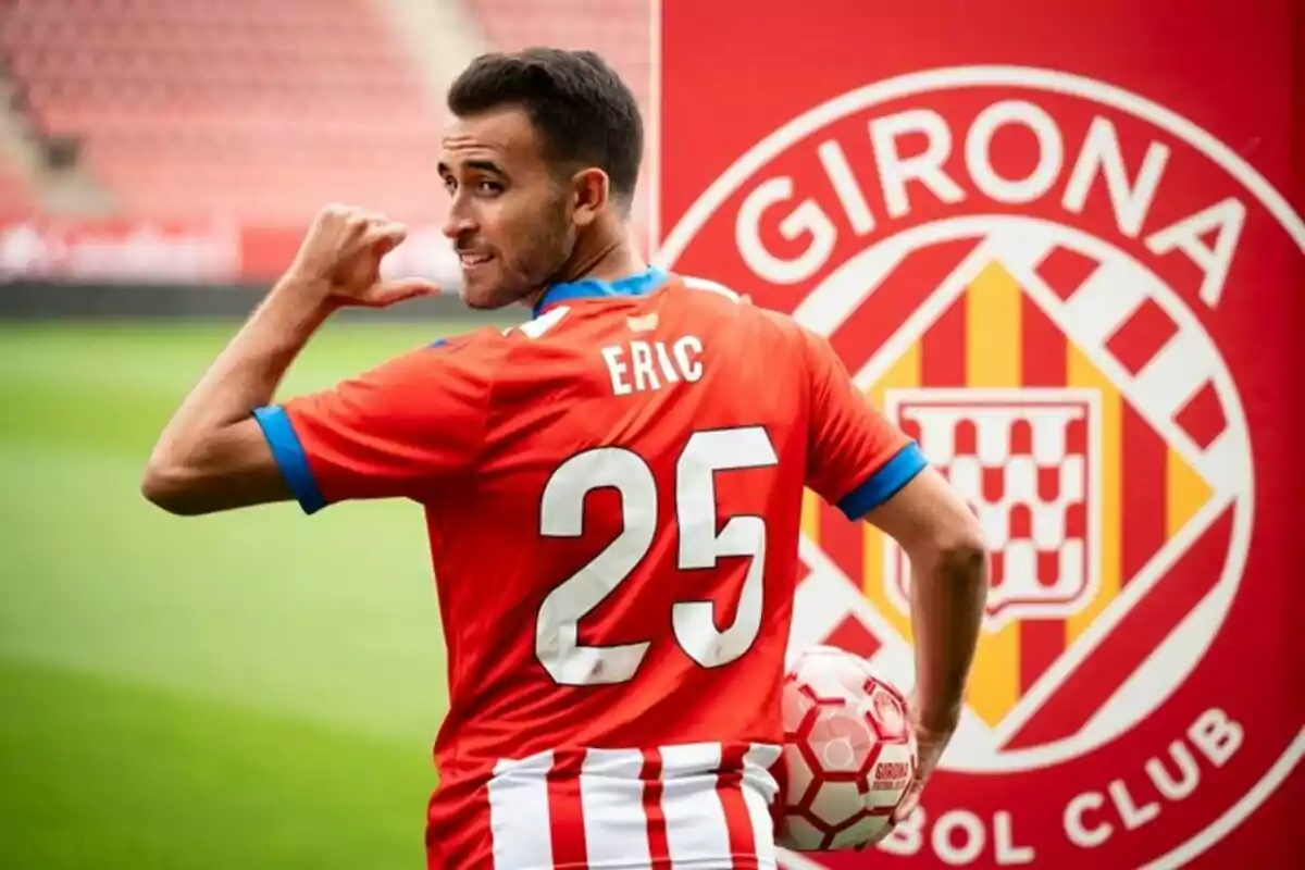 Eric García en la presentació amb el Girona l'estiu passat