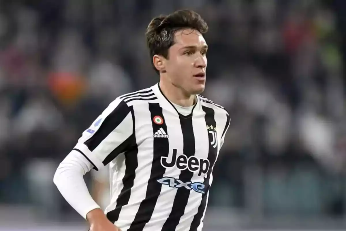 Federico Chiesa en un partido con la Juve