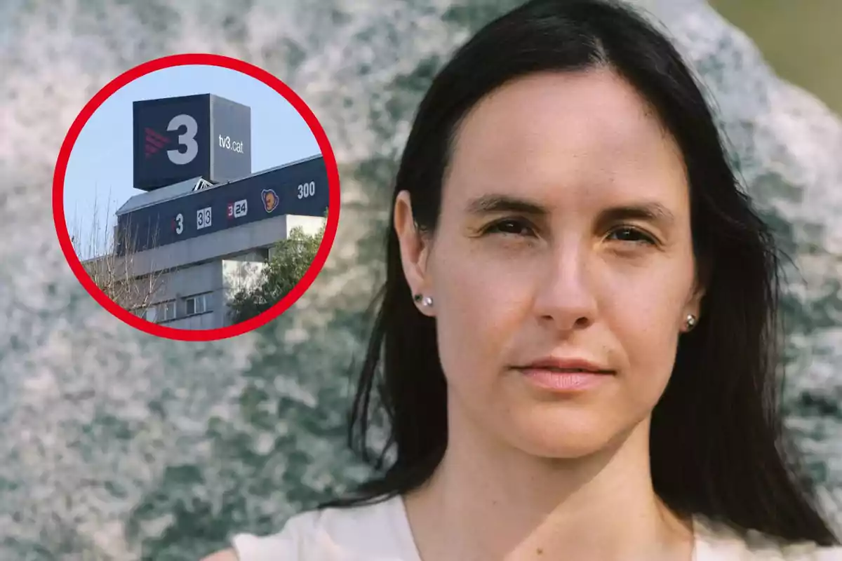 Una dona de cabell fosc apareix en primer pla, amb una expressió seriosa, mentre que en un cercle vermell a la cantonada superior esquerra es mostra un edifici amb el logotip de TV3.