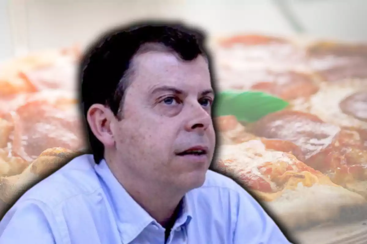 Francesc Mauri y una pizza de fondo