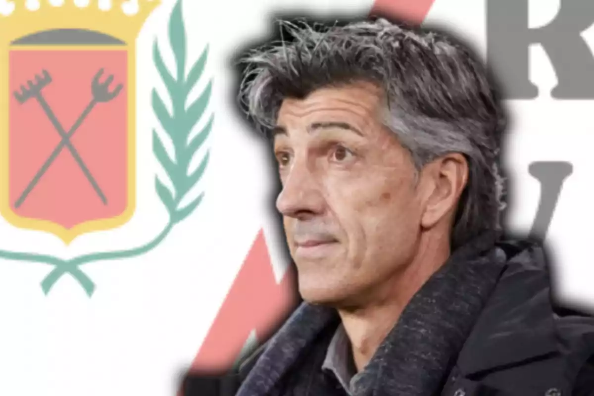 Imanol Alguacil y el escudo del Rayo Vallecano