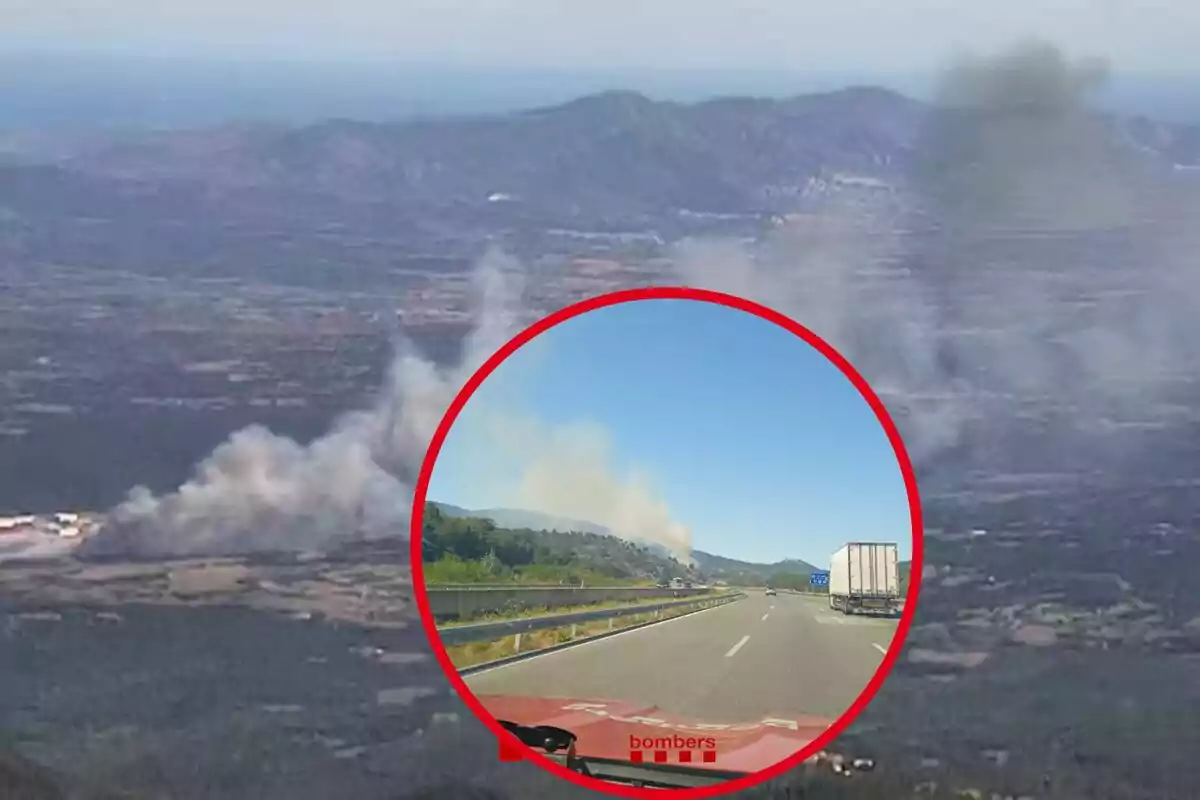 La imatge mostra un incendi forestal a una zona muntanyosa, amb fum visible des de la distància i un primer pla d'una carretera amb un camió i un vehicle de bombers apropant-se al lloc de l'incendi.