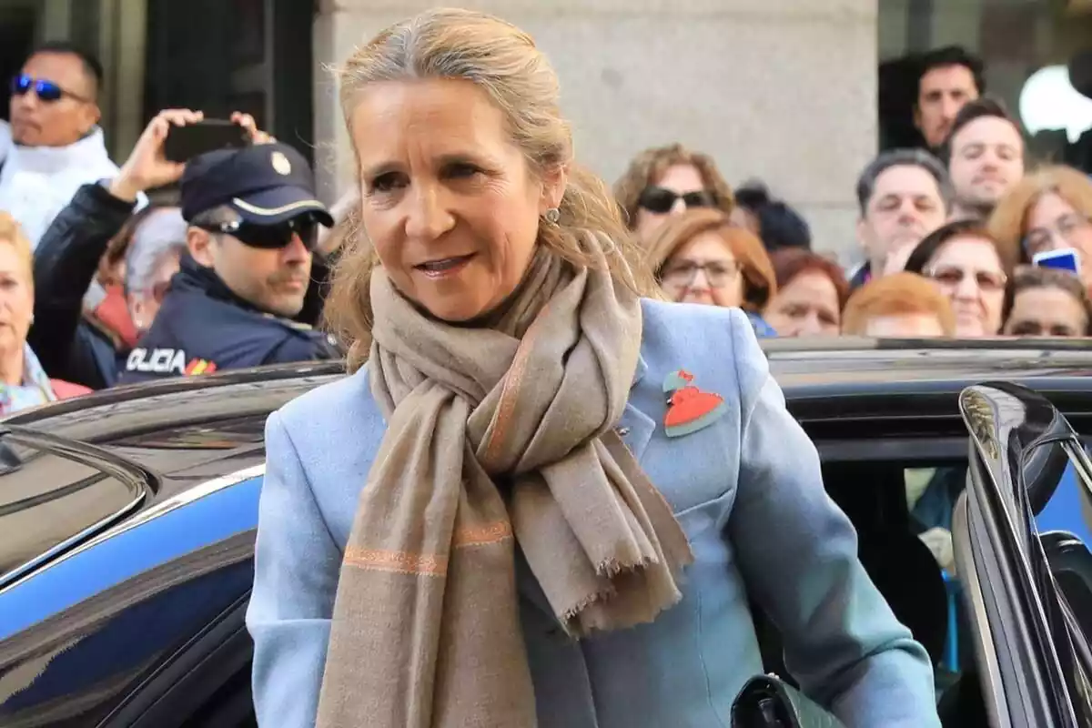 Infanta Elena en un acto isntitucional Infanta Elena en un acto isntitucional