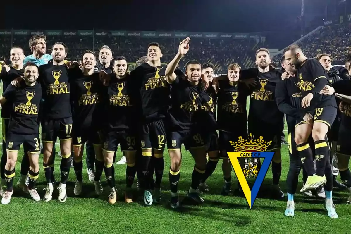Jugadors de l'Aris Salònica celebrant el pas a la final de la Copa de Grècia