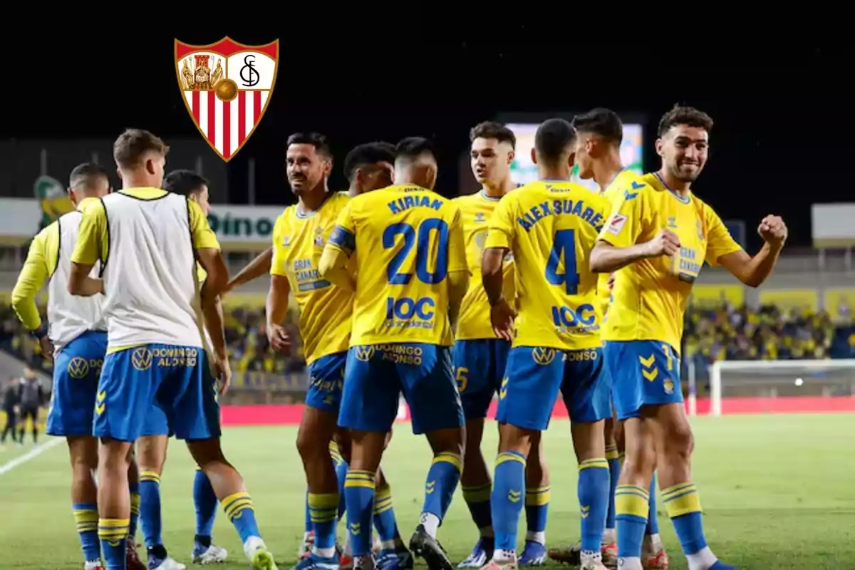 Jugadores de Las Palmas celebrando un gol