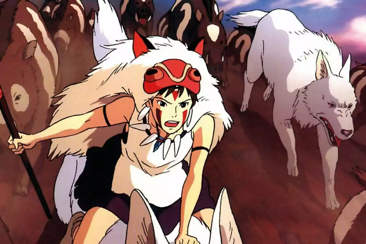 Una jove guerrera amb una capa de pell i un casc vermell munta un llop blanc mentre és seguida per altres llops i porcs senglars en un entorn natural.