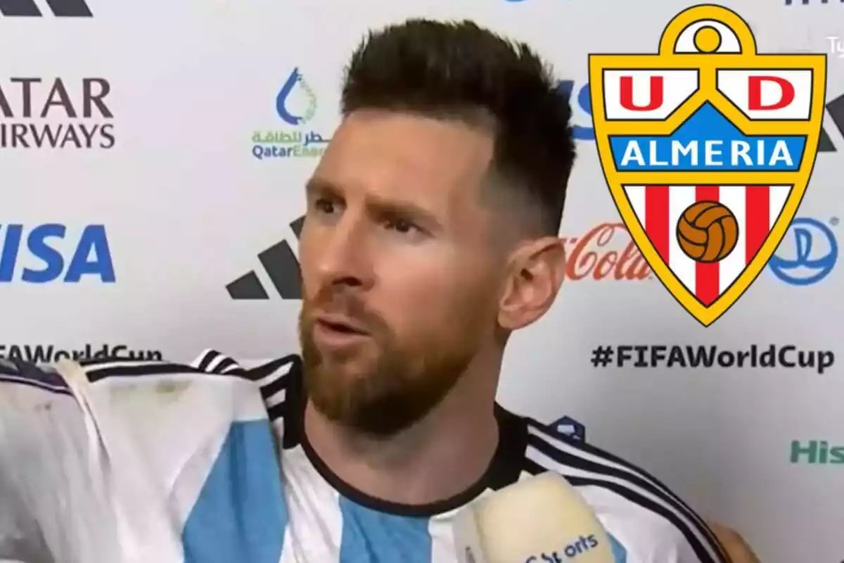 Muntatge amb una imatge de Leo Messi amb la selecció argentina atenent la premsa. A la cantonada superior dreta, l'escut de la UD Almeria