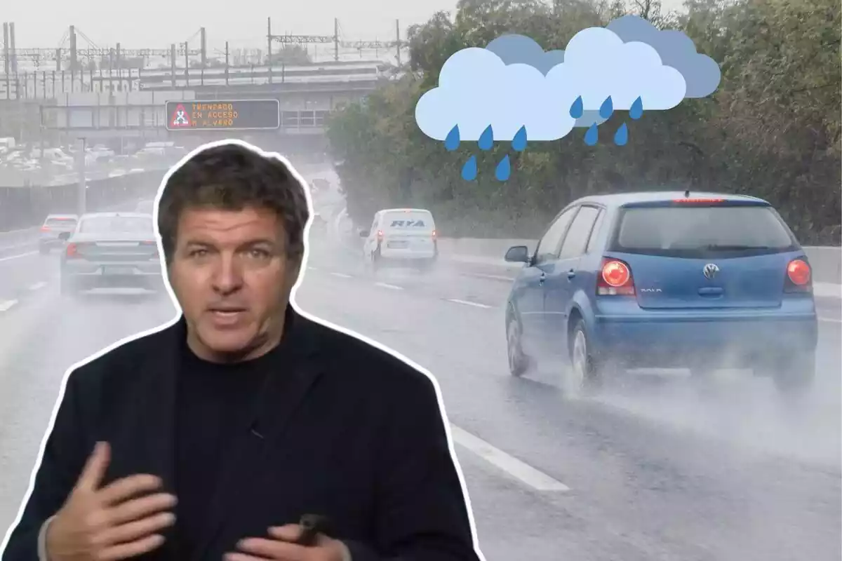 Imagen de fondo de varios coches circulando por una carretera con lluvia, otra imagen de Mario Picazo en primer plano y dos emoticonos de nubes con lluvia Imagen de fondo de varios coches circulando por una carretera con lluvia, otra imagen de Mario Picazo en primer plano y dos emoticonos de nubes con lluvia