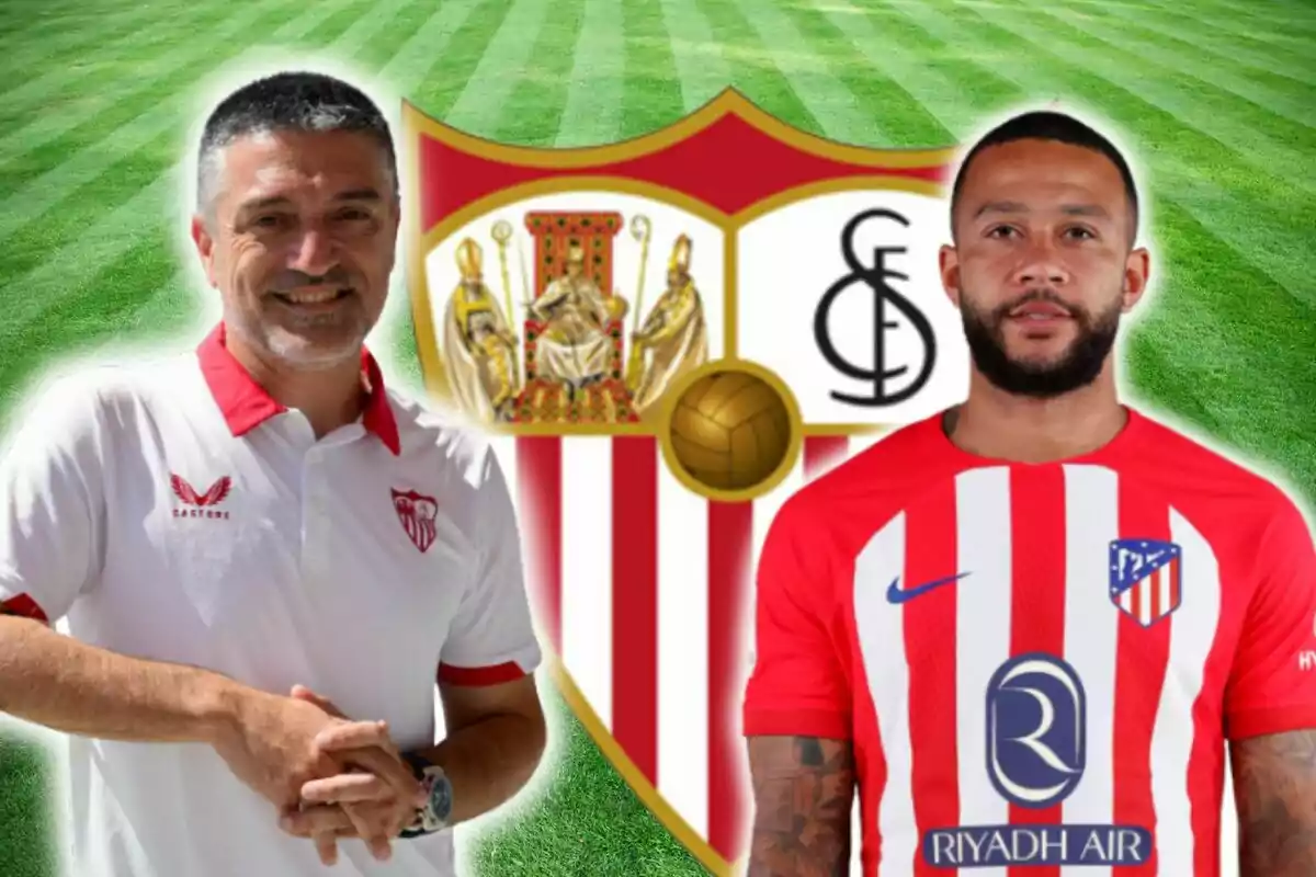 Un hombre con una camiseta del Sevilla FC y otro hombre con una camiseta del Atlético de Madrid posan frente a un escudo del Sevilla FC sobre un fondo de césped.