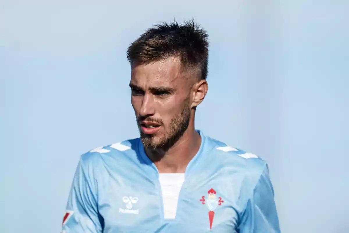 Óscar Mingueza en un partit Óscar Mingueza en un partit