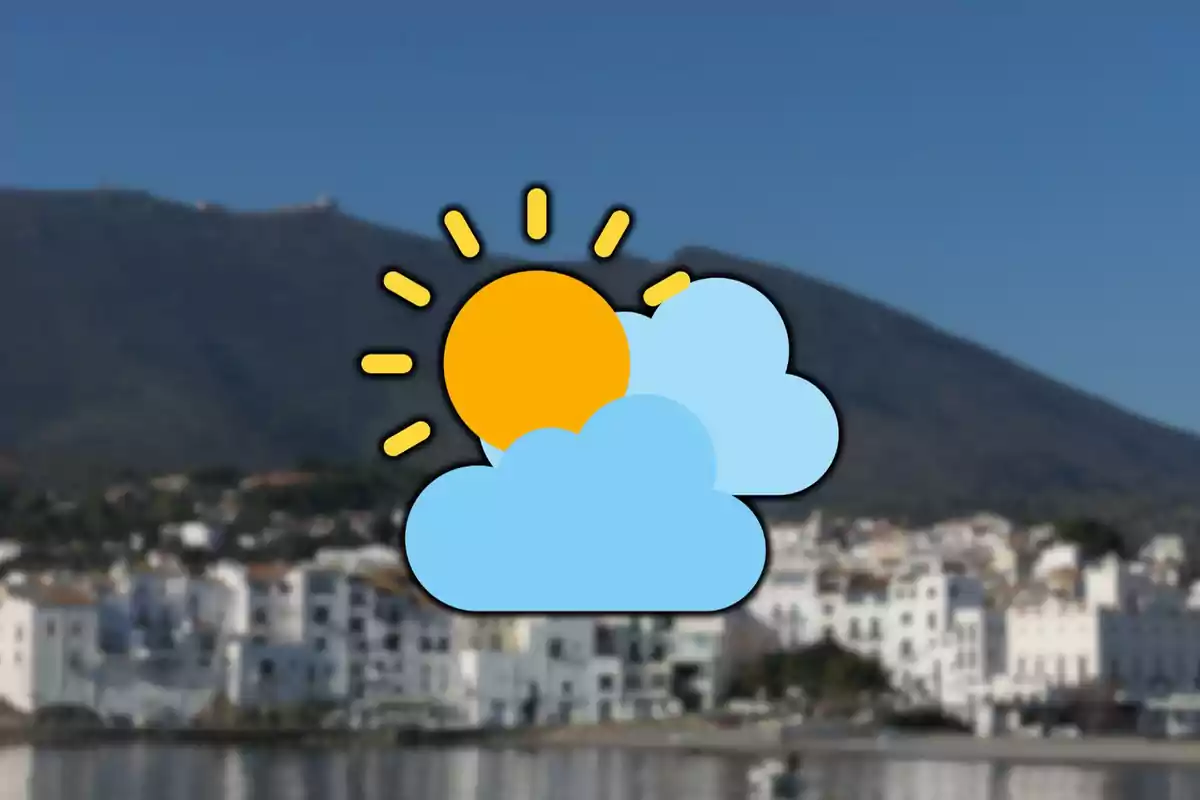 Icono de sol y nubes sobre un paisaje costero con montañas al fondo.