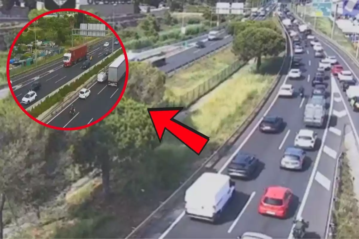Una carretera amb trànsit dens i un requadre que mostra un camió en un carril diferent.