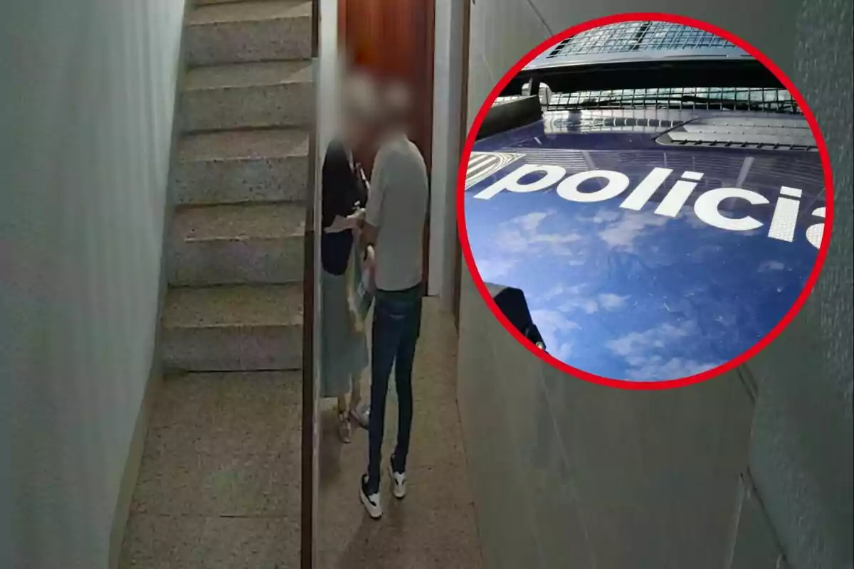 Una càmera de seguretat captura dues persones conversant en un passadís al costat d?una escala, amb una imatge superposada d?un cotxe de policia en un cercle vermell.