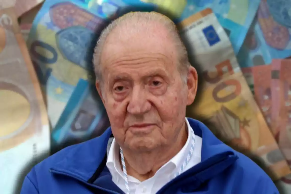 Muntatge amb bitllets d'euro al fons i Joan Carles I seriós amb una jaqueta blava