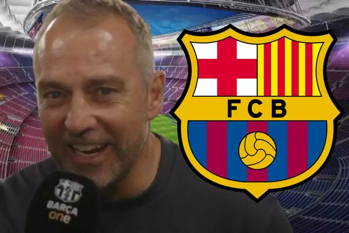 Un home sostenint un micròfon amb el logotip del FC Barcelona i l'estadi de fons.