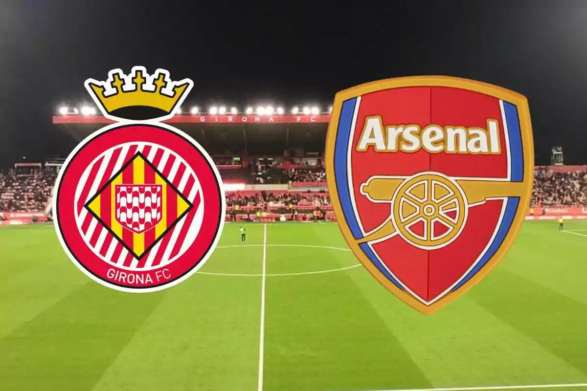 Logos de Girona FC i Arsenal sobre un camp de futbol il·luminat.