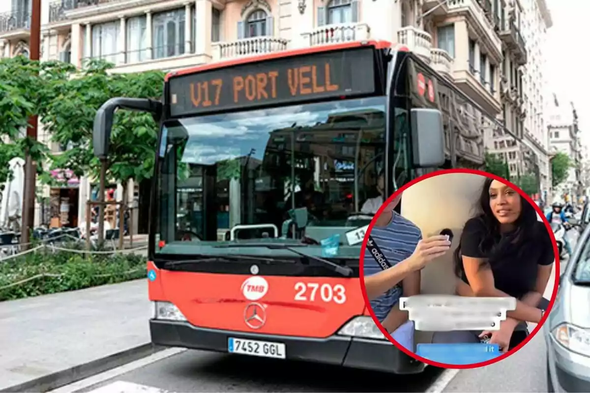 Un autobús rojo de la línea V17 Port Vell está estacionado en una calle urbana con edificios de fondo y un recuadro muestra a dos personas conversando.