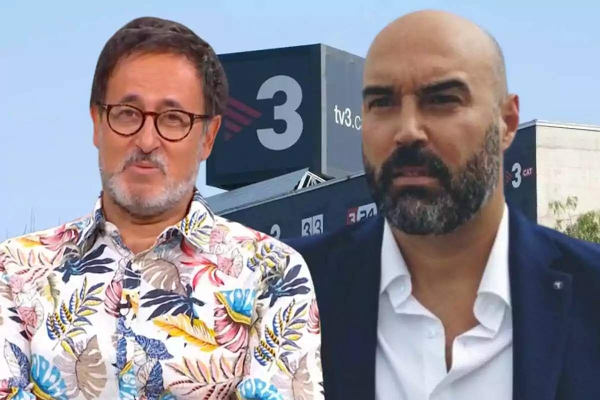 Dos homes davant d'un edifici amb el logotip de TV3.