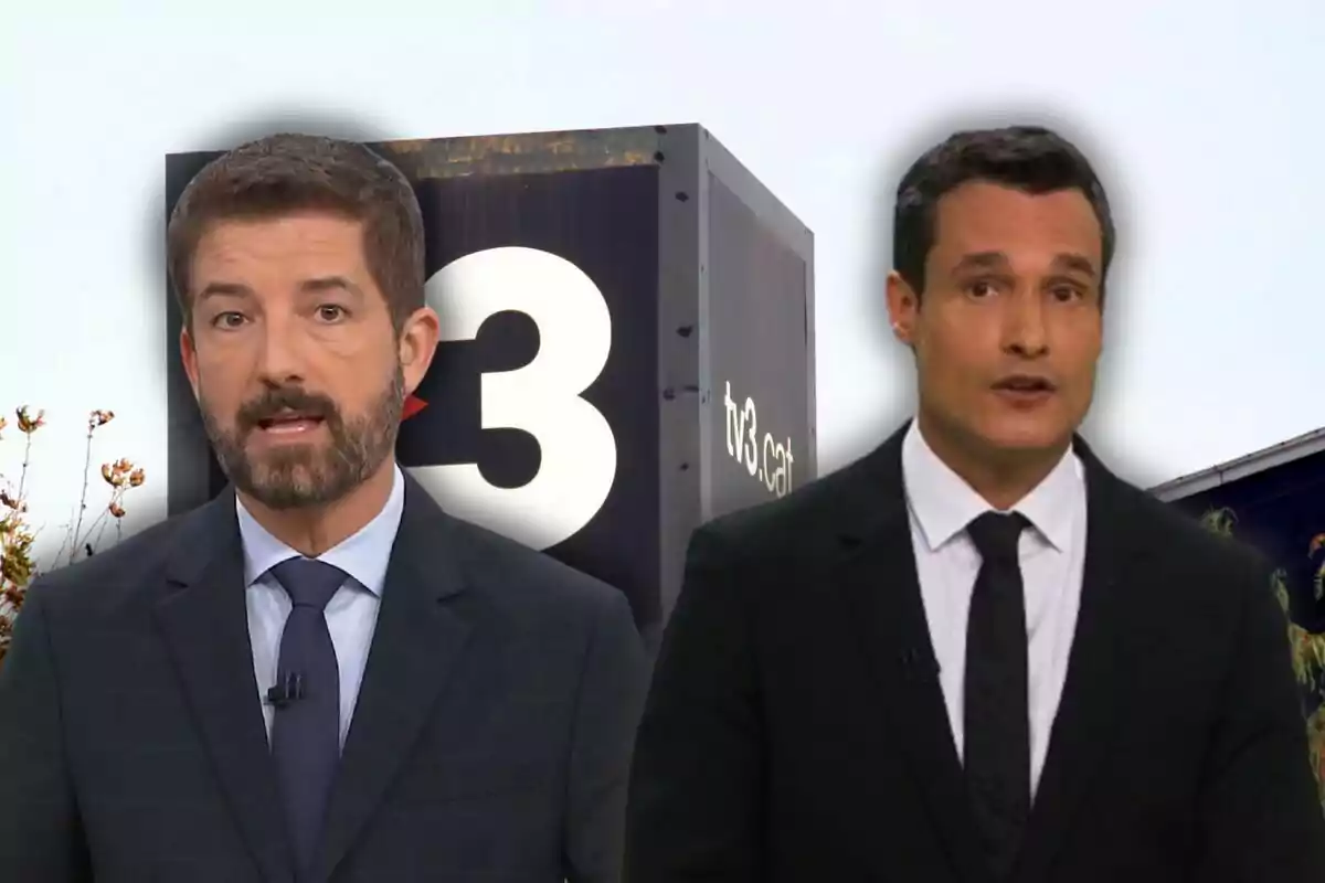 Dos presentadors de notícies amb vestits foscos davant d'un cartell de TV3.