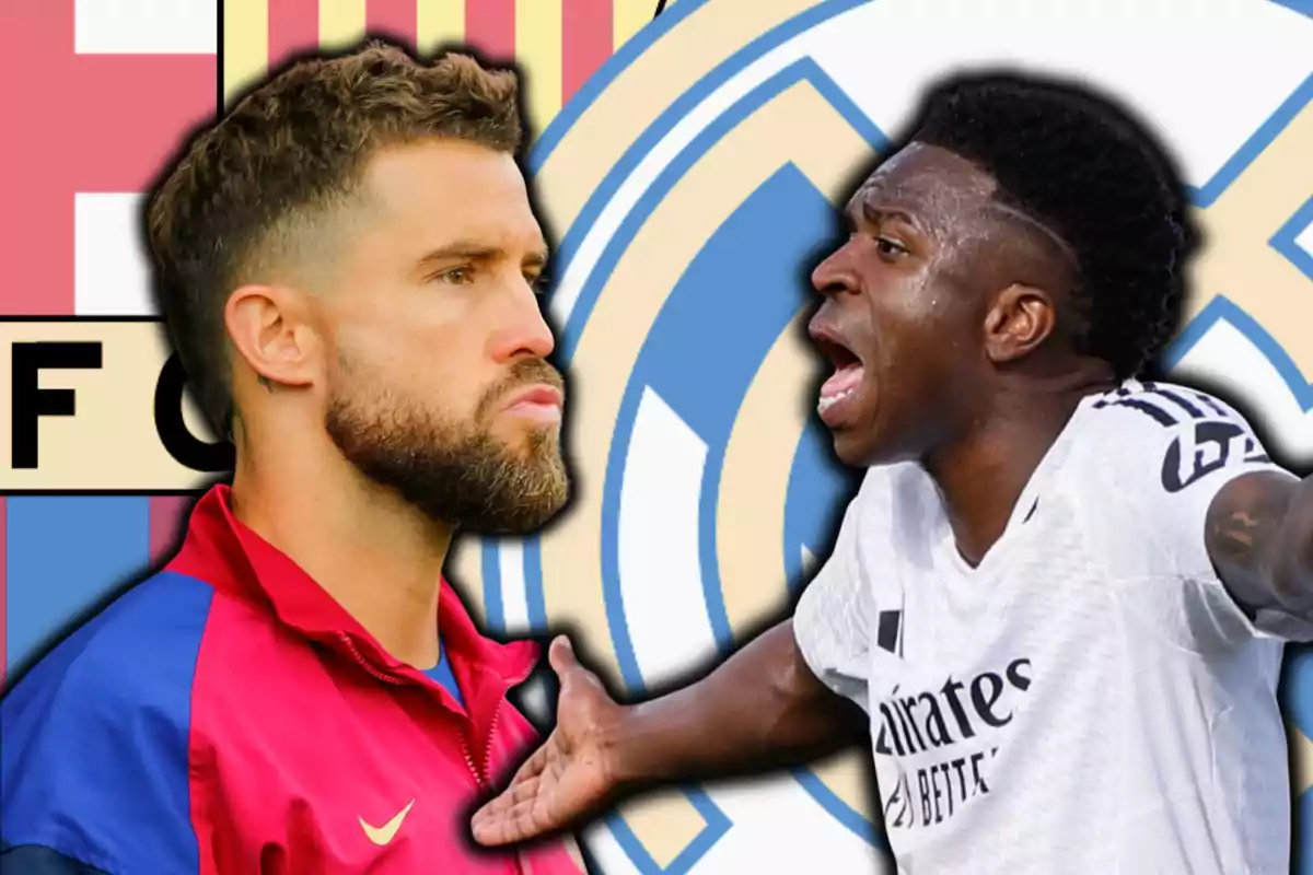 Dos jugadors de futbol enfrontant-se amb els escuts dels seus equips de fons.