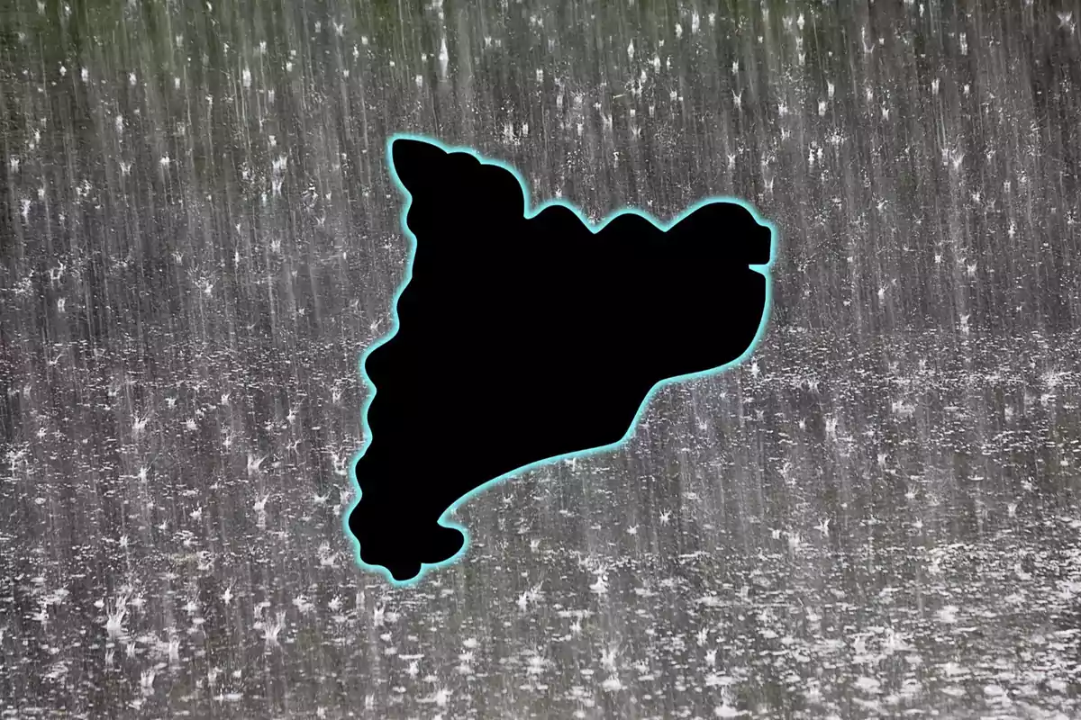 Silueta negra de un mapa con borde azul sobre un fondo de lluvia intensa.